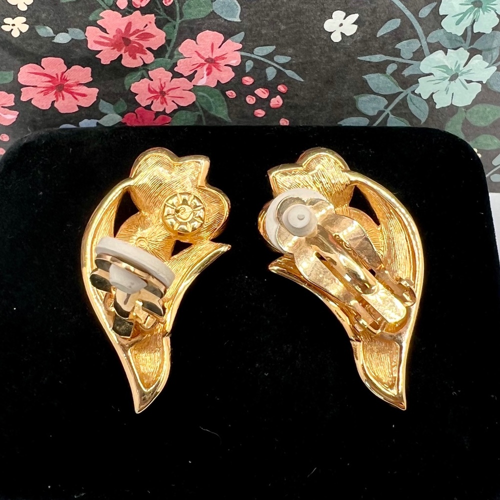 Swarovski Crystal Pave CLIP Earrings - Picture 4 of 5